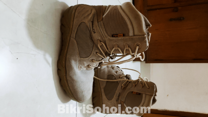 Delta High-top Boot